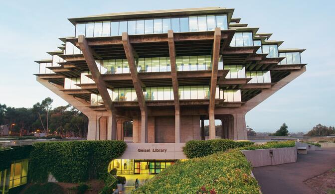 加州大學(xué)圣地亞哥分校